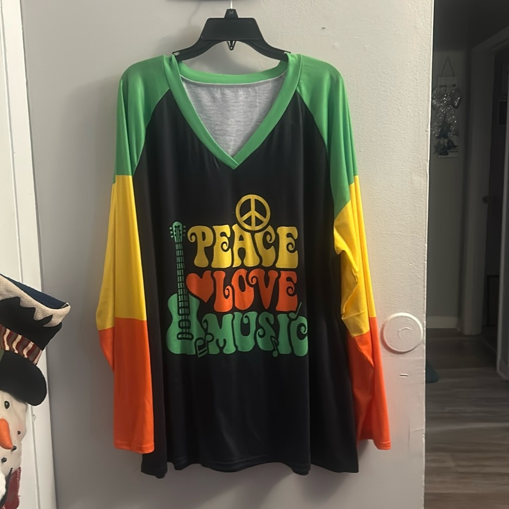 Plus size women’s long sleeve shirt